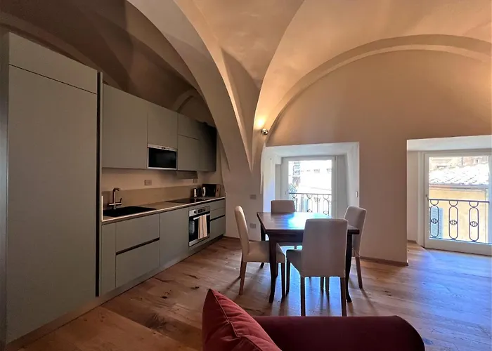 Torre Del Cavaliere Apartment *