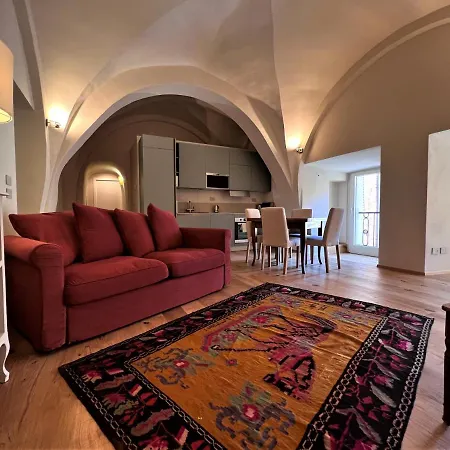 Torre Del Cavaliere Apartment *
