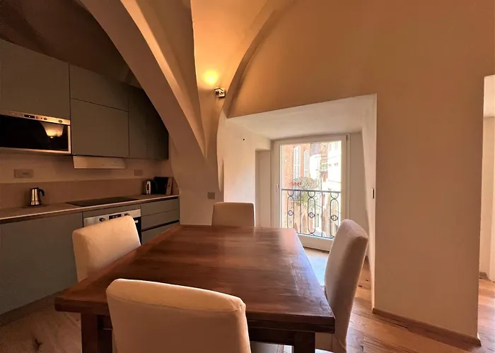 Lägenhet Torre Del Cavaliere