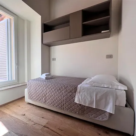 Torre Del Cavaliere Апартаменти *
