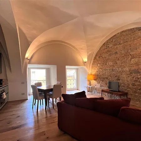 Torre Del Cavaliere Апартаменти Сієна