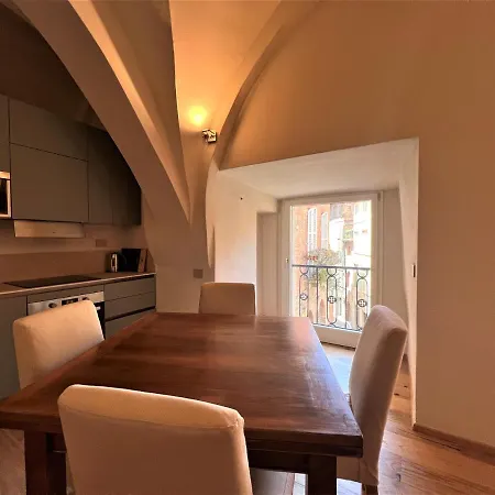 Апартаменти Torre Del Cavaliere